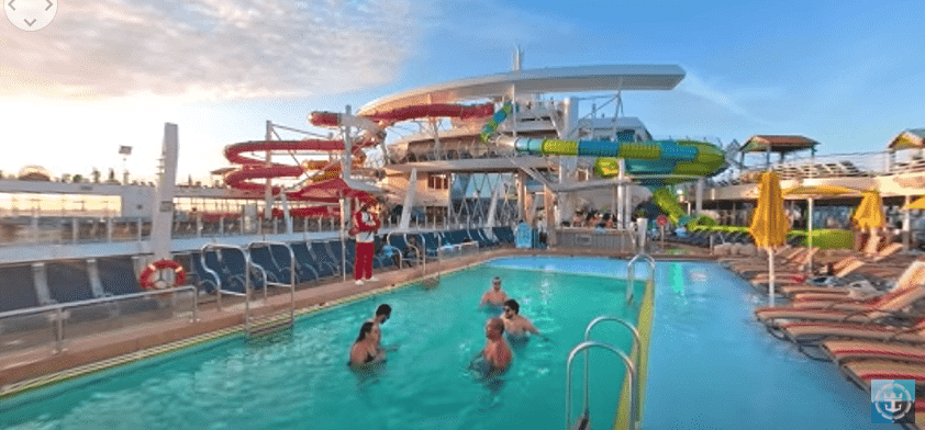 Oasis of the Seas Pool Deck