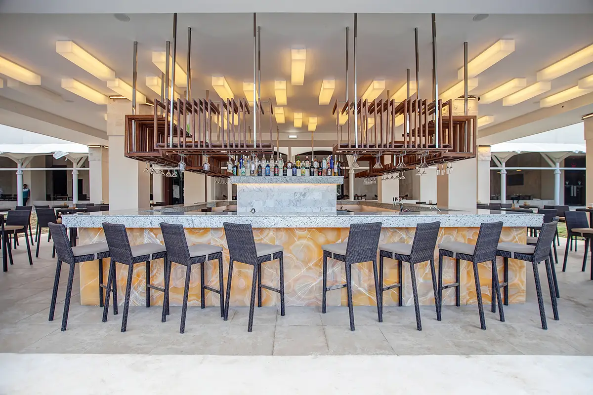 Martini bar at Grand Lido Nude Luxury Resort Jamaica featuring signature cocktails and stylish atmosphere